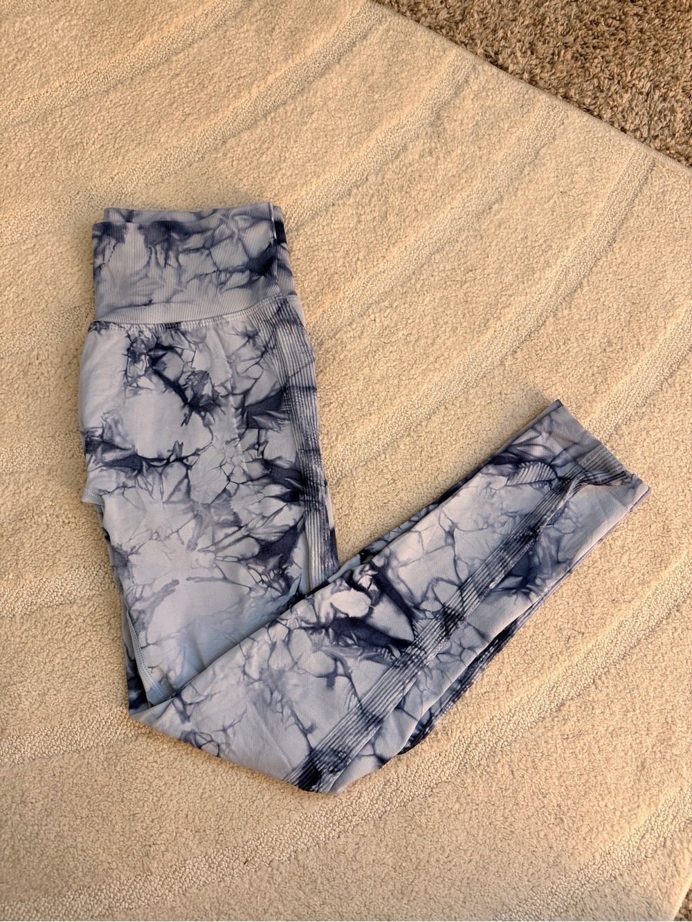 Tie-Dye Leggings in Light Blue and Navy